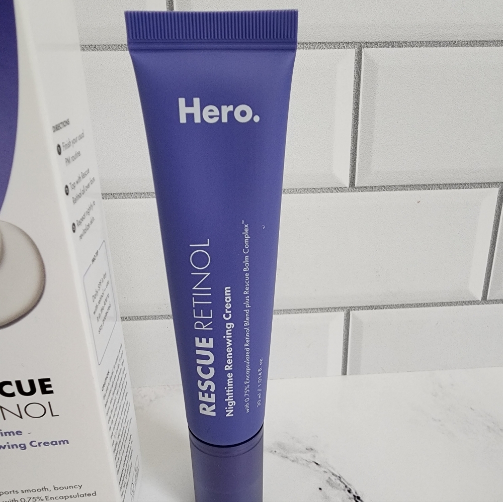 Hero Cosmetics Rescue Retinol - Picture 2 of 3